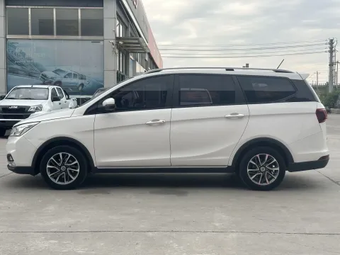 2019 BaoJun 730 1.5T 147HP L4 CVT,autocango,china used car exporter,china ev exporter,chinese used car exporter,chinese used ev exporter