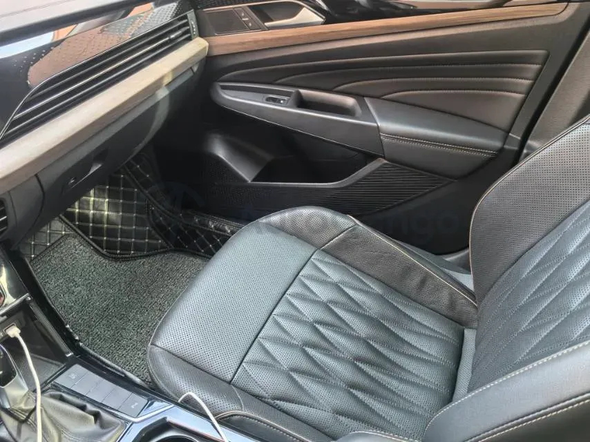 2021 Volkswagen Passat 2.0T 186HP L4 7DCT,autocango,china used car exporter,china ev exporter,chinese used car exporter,chinese used ev exporter