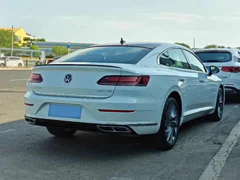 2023 Volkswagen CC 2.0T 220HP L4 7DCT,autocango,china used car exporter,china ev exporter,chinese used car exporter,chinese used ev exporter