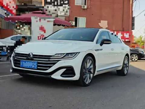 2023 Volkswagen CC 2.0T 220HP L4 7DCT,autocango,china used car exporter,china ev exporter,chinese used car exporter,chinese used ev exporter