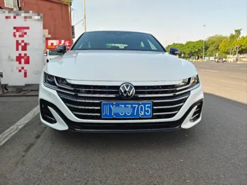 2023 Volkswagen CC 2.0T 220HP L4 7DCT,autocango,china used car exporter,china ev exporter,chinese used car exporter,chinese used ev exporter