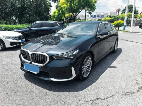 2024 BMW 5 SERIES,autocango,china used car exporter,china ev exporter,chinese used car exporter,chinese used ev exporter