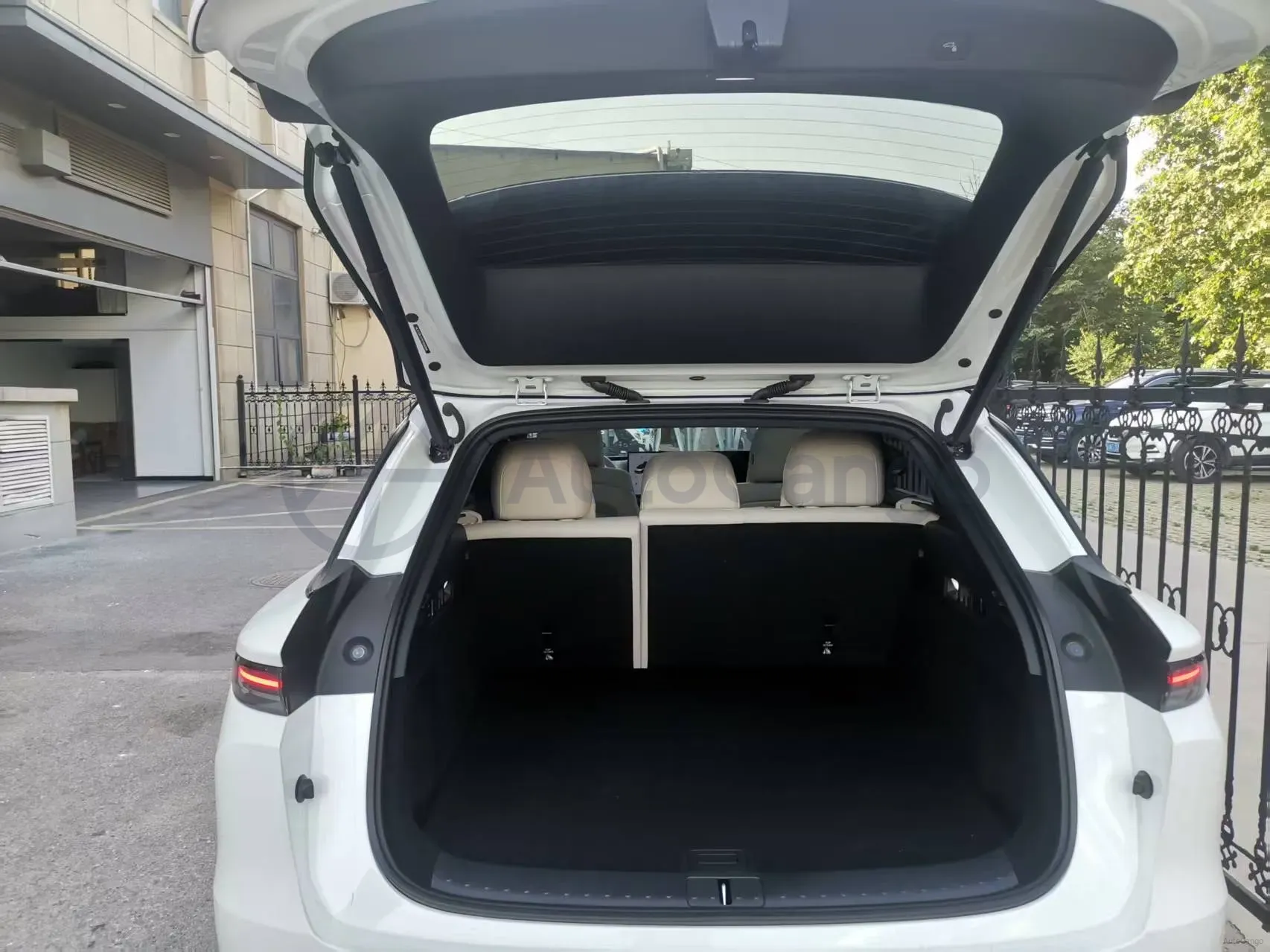 2025 Li i6 BEV,autocango,china used car exporter,china ev exporter,chinese used car exporter,chinese used ev exporter