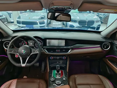 2017 Jaguar XE 2.0T 240HP L4 8AT