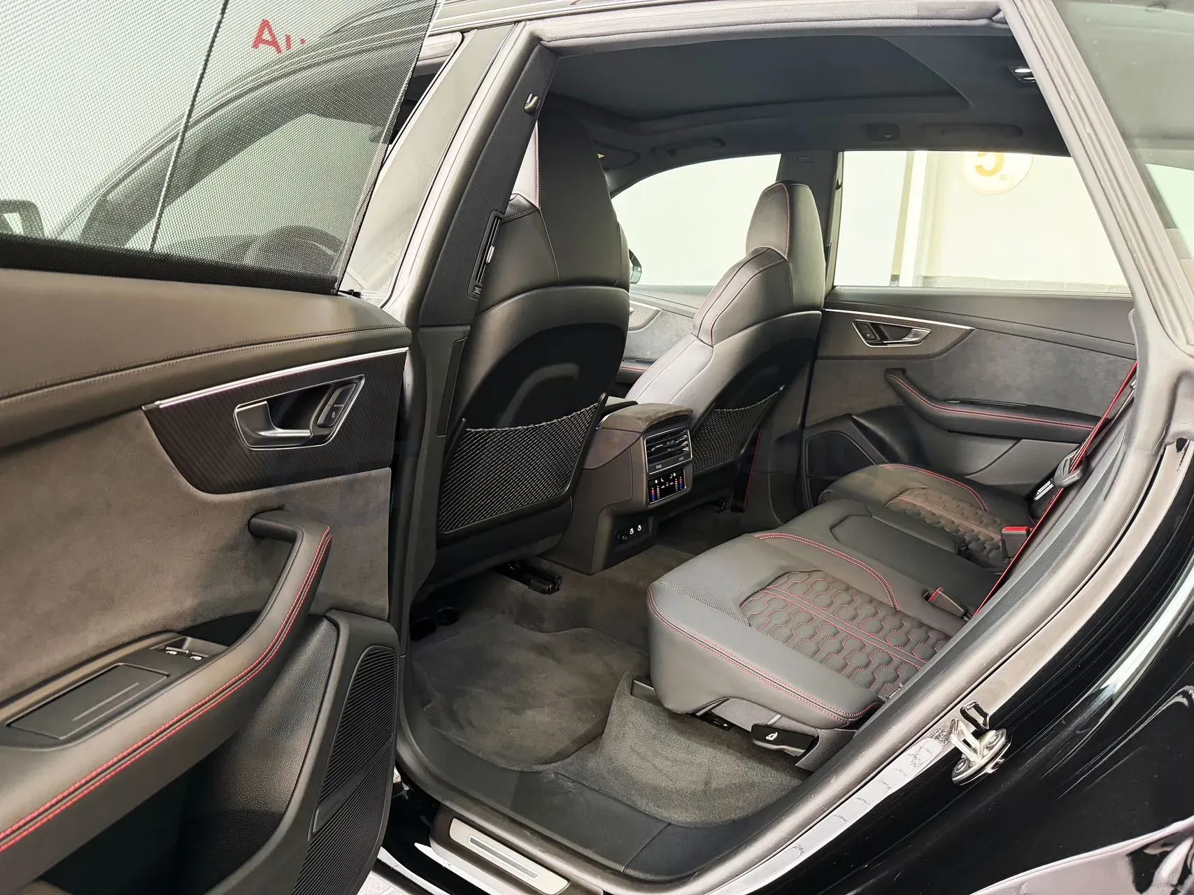 2022 Audi RS Q8 4.0T 600HP V8 8AT,autocango,china used car exporter,china ev exporter,chinese used car exporter,chinese used ev exporter