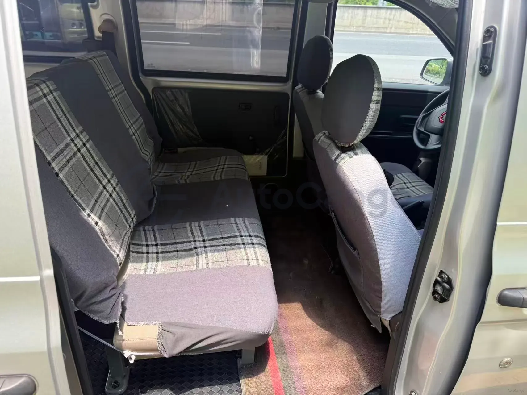 2022 WuLing HongGuang V 1.5L 99HP L4 6MT,autocango,china used car exporter,china ev exporter,chinese used car exporter,chinese used ev exporter