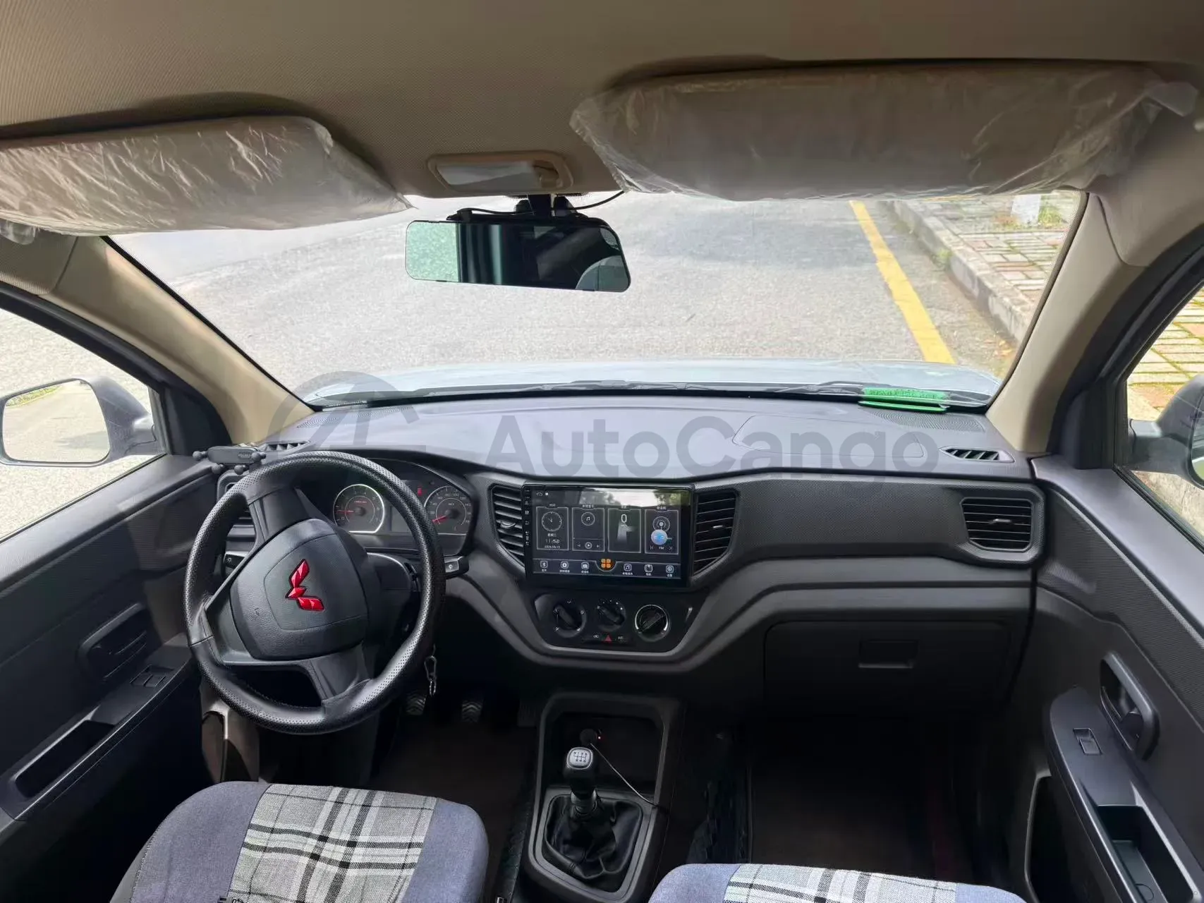 2022 WuLing HongGuang V 1.5L 99HP L4 6MT,autocango,china used car exporter,china ev exporter,chinese used car exporter,chinese used ev exporter