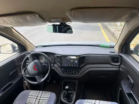 2022 WuLing HongGuang V 1.5L 99HP L4 6MT
