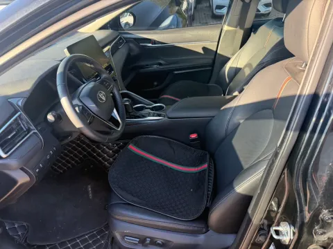 2021 Toyota Camry 2.5L 209HP L4 8AT