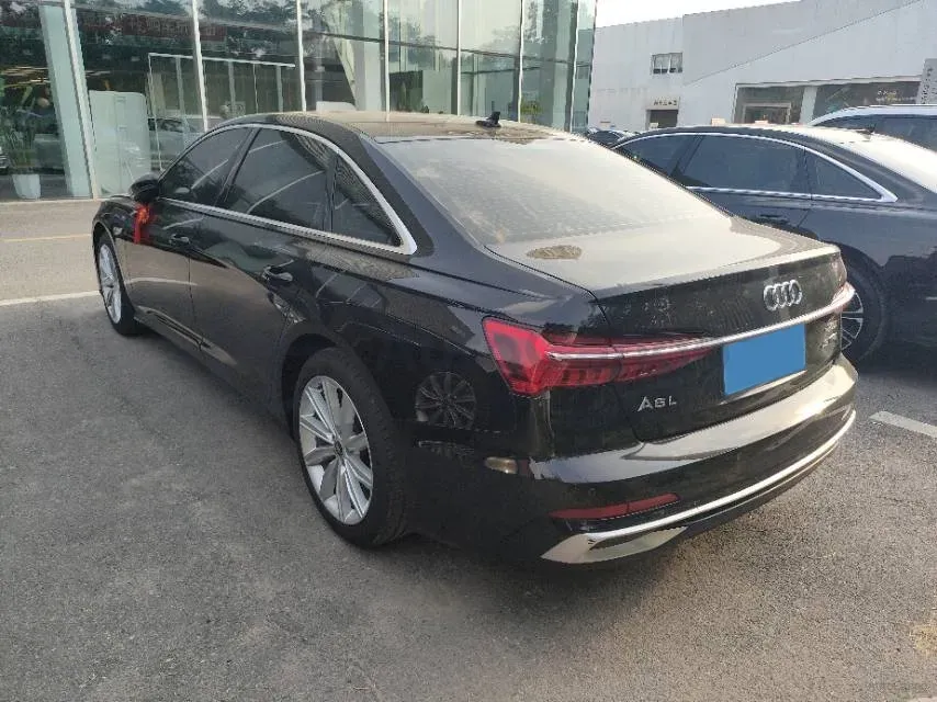 2024 Audi A6L 2.0T 245HP L4 7DCT,autocango,china used car exporter,china ev exporter,chinese used car exporter,chinese used ev exporter