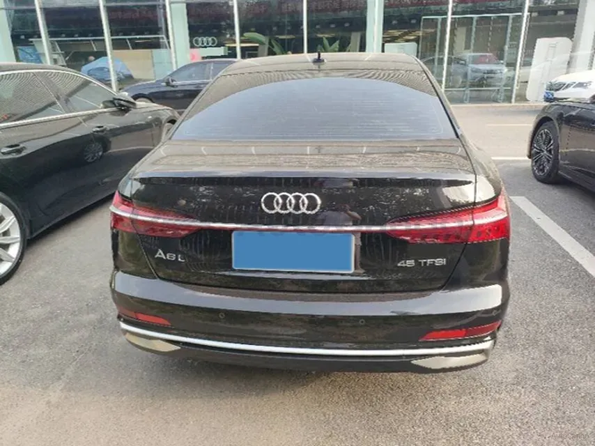 2024 Audi A6L 2.0T 245HP L4 7DCT,autocango,china used car exporter,china ev exporter,chinese used car exporter,chinese used ev exporter