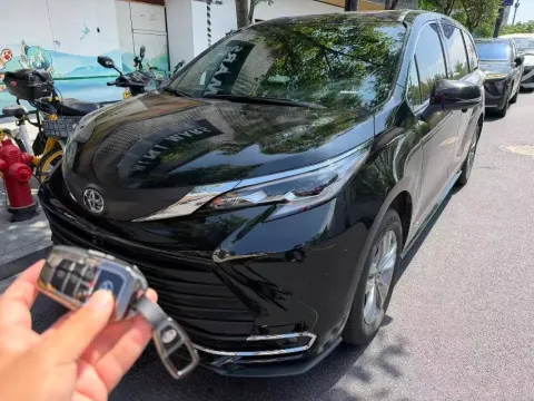 2024 TOYOTA SIENNA,autocango,china used car exporter,china ev exporter,chinese used car exporter,chinese used ev exporter