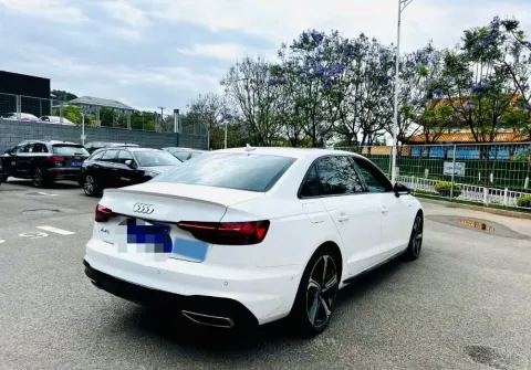 2022 Audi A4L 2.0T 252HP L4 7DCT