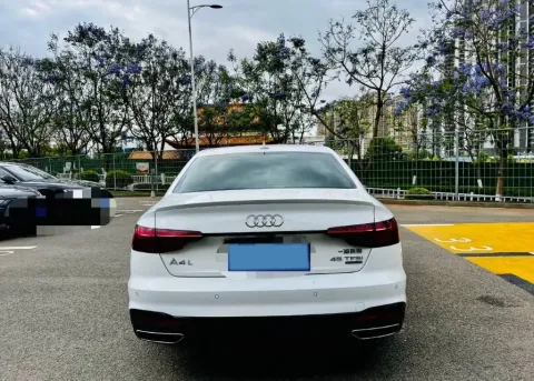 2022 Audi A4L 2.0T 252HP L4 7DCT