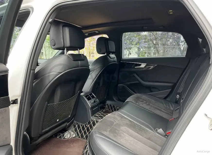 2022 Audi A4L 2.0T 252HP L4 7DCT,autocango,china used car exporter,china ev exporter,chinese used car exporter,chinese used ev exporter