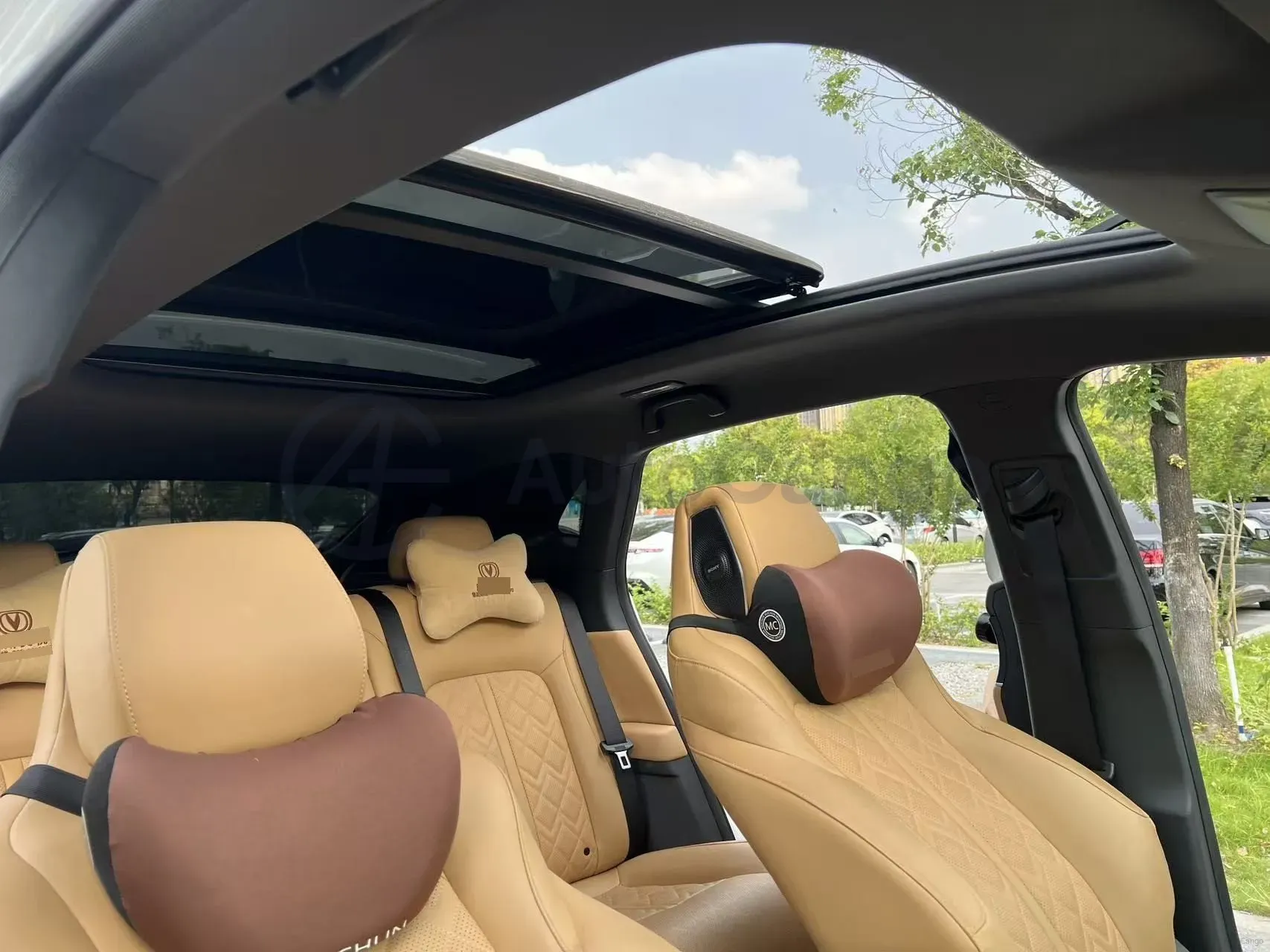 2021 ChangAn UNI-K 2.0T 233HP L4 8AT,autocango,china used car exporter,china ev exporter,chinese used car exporter,chinese used ev exporter