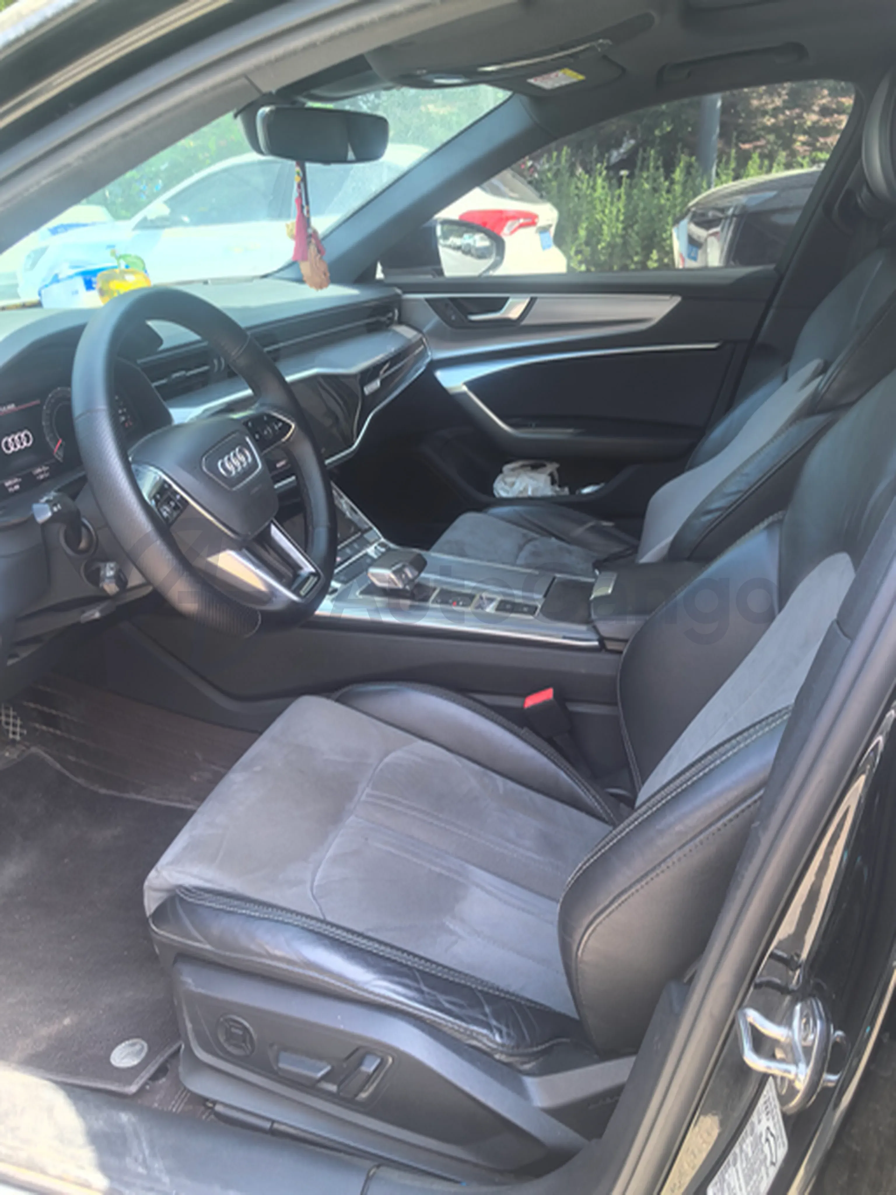 2022 Audi A6L 2.0T 224HP L4 7DCT,autocango,china used car exporter,china ev exporter,chinese used car exporter,chinese used ev exporter