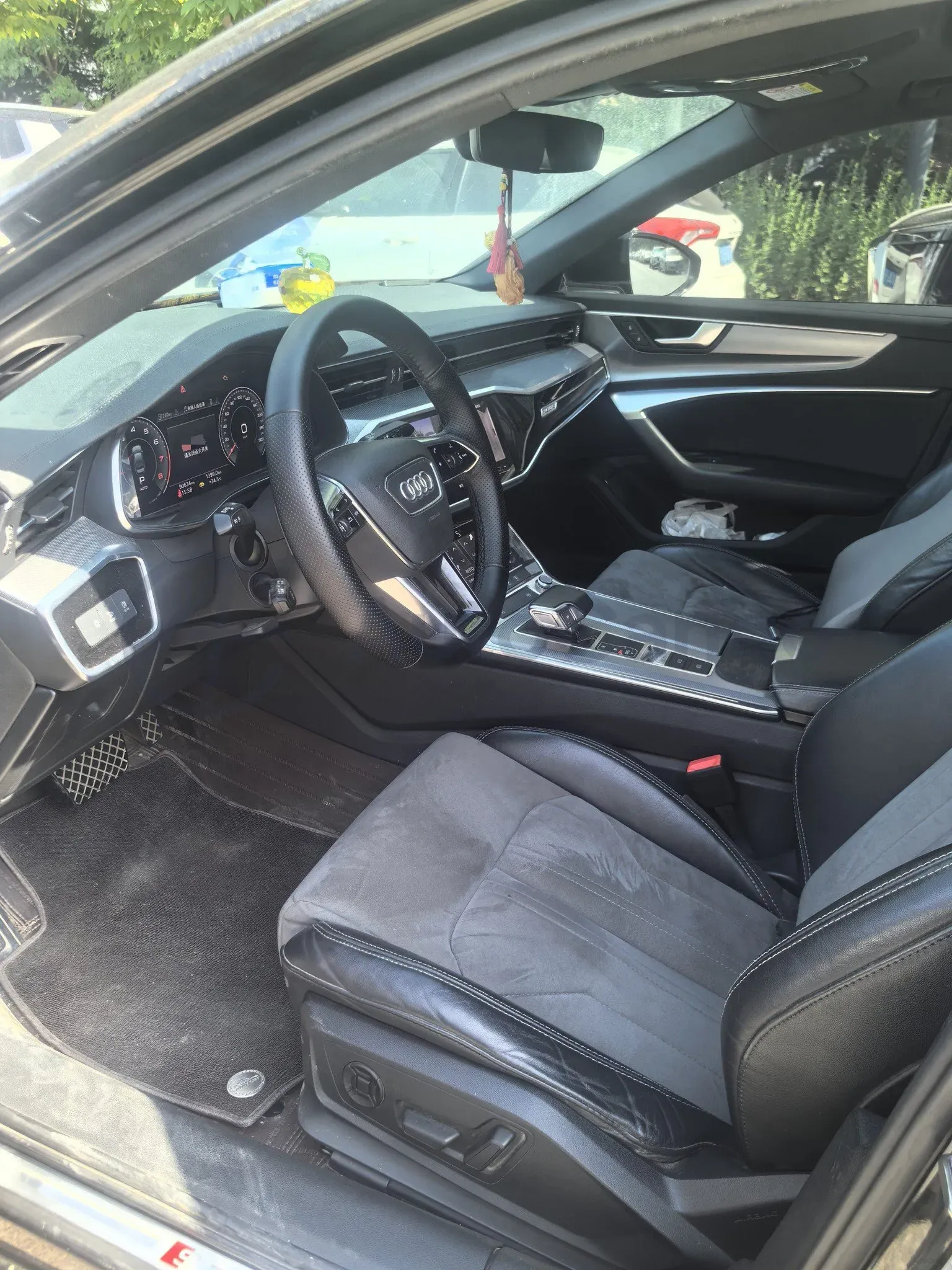 2022 Audi A6L 2.0T 224HP L4 7DCT,autocango,china used car exporter,china ev exporter,chinese used car exporter,chinese used ev exporter