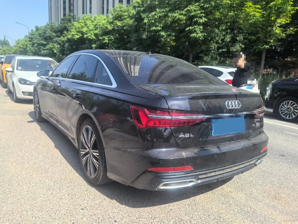 2022 Audi A6L 2.0T 224HP L4 7DCT,autocango,china used car exporter,china ev exporter,chinese used car exporter,chinese used ev exporter