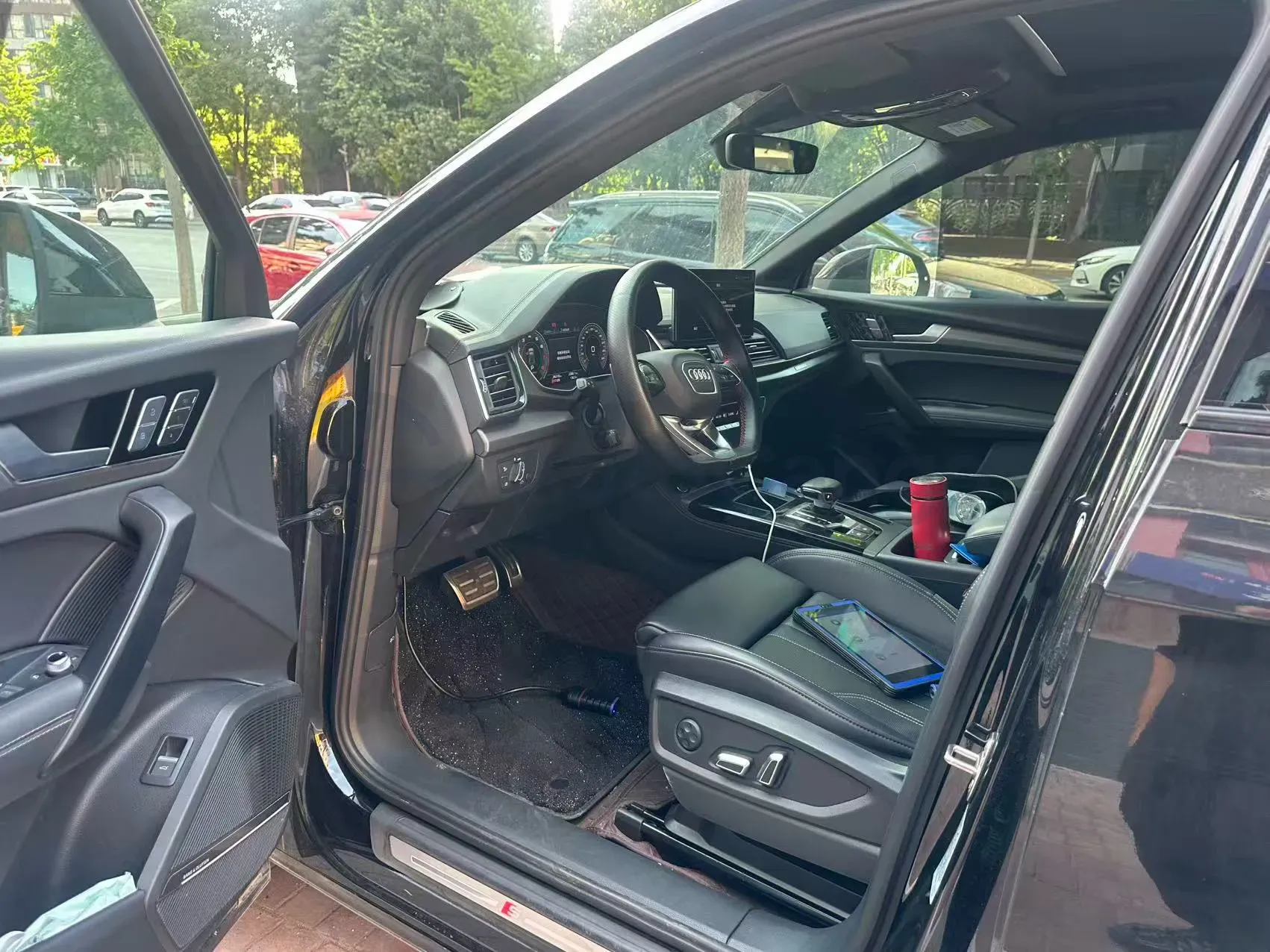 2025 Audi Q5L 2.0T 245HP L4 7DCT,autocango,china used car exporter,china ev exporter,chinese used car exporter,chinese used ev exporter