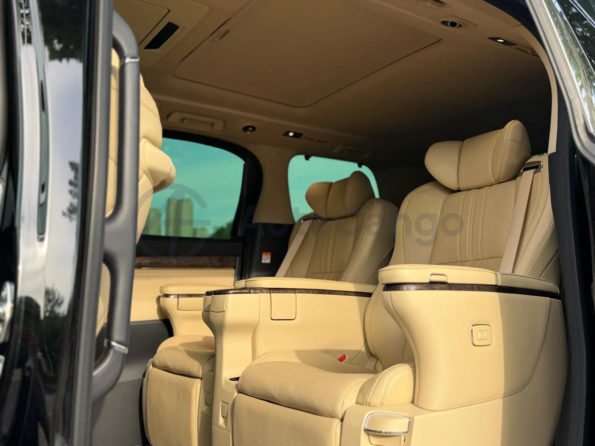 2021 Toyota Alphard 2.5L 117HP L4 E-CVT Hybrid,autocango,china used car exporter,china ev exporter,chinese used car exporter,chinese used ev exporter