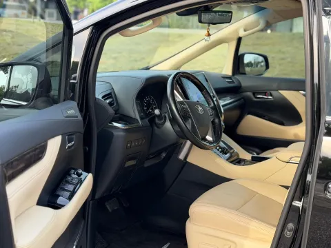 2021 Toyota Alphard 2.5L 117HP L4 E-CVT Hybrid