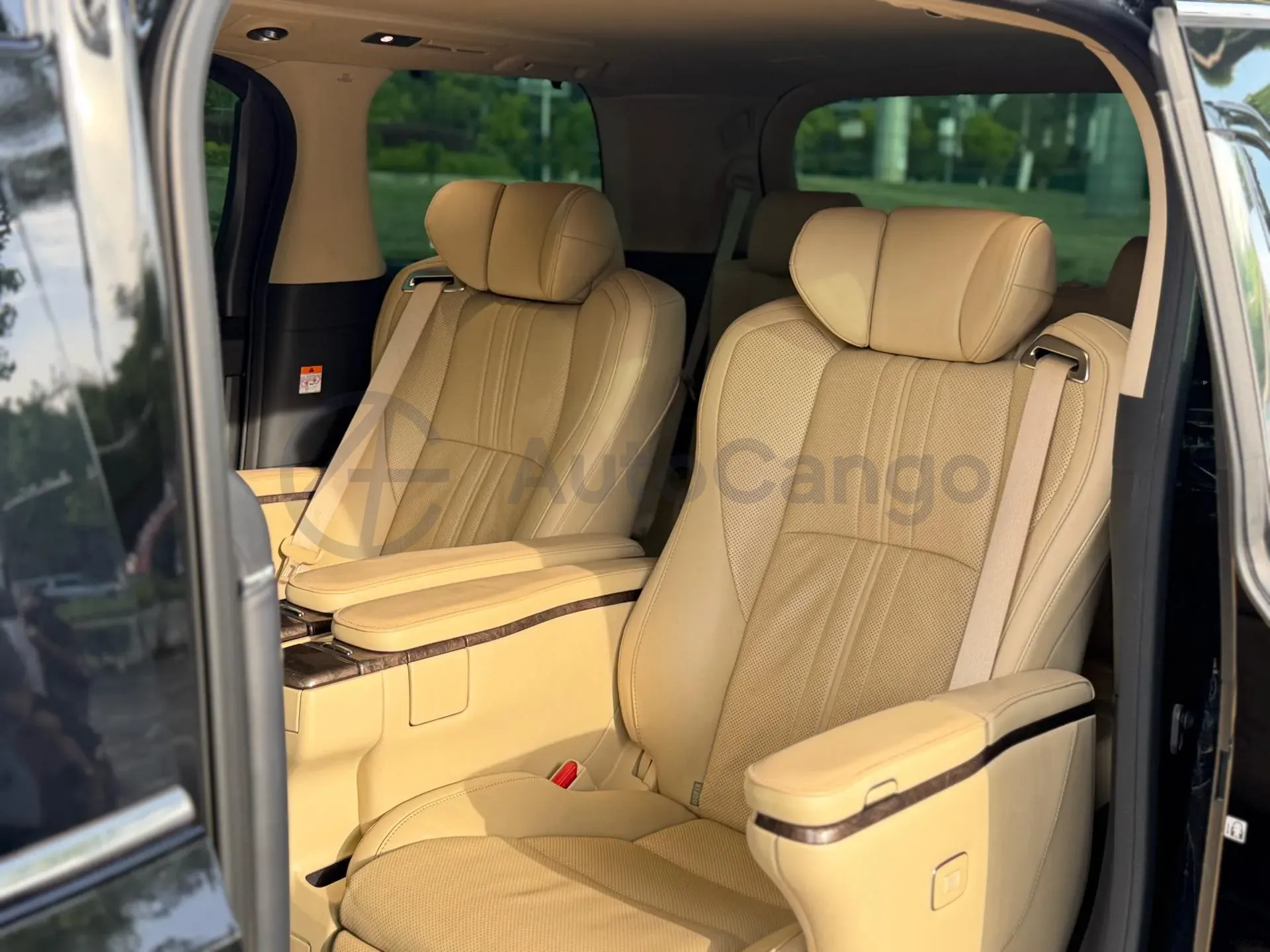 2021 Toyota Alphard 2.5L 117HP L4 E-CVT Hybrid,autocango,china used car exporter,china ev exporter,chinese used car exporter,chinese used ev exporter