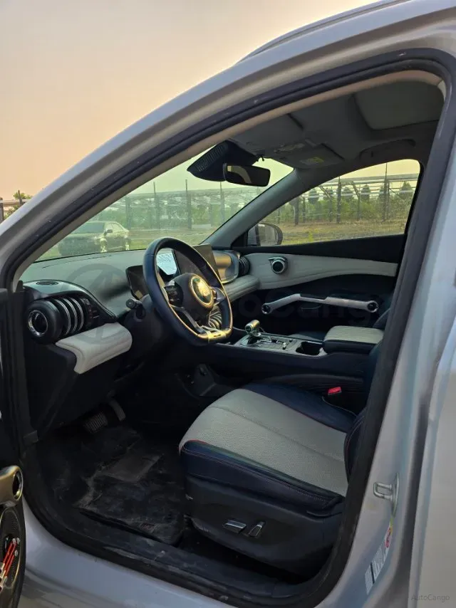 2022 Roewe RX5 MAX 1.5T 181HP L4 6AT,autocango,china used car exporter,china ev exporter,chinese used car exporter,chinese used ev exporter