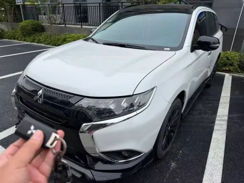 2021 MITSUBISHI OUTLANDER,autocango,china used car exporter,china ev exporter,chinese used car exporter,chinese used ev exporter