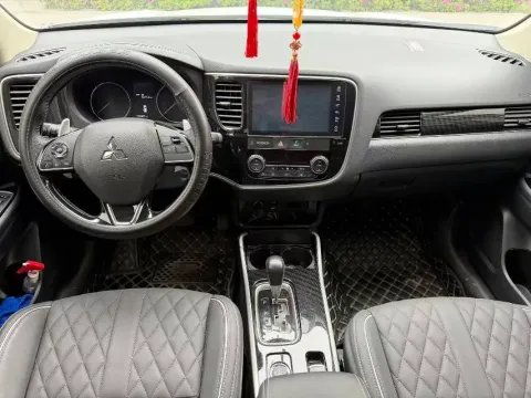 2021 Mitsubishi Outlander 2.4L 192HP L4 CVT