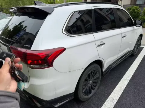 2021 Mitsubishi Outlander 2.4L 192HP L4 CVT