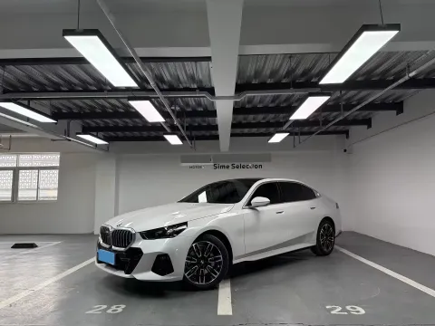 2026 BMW 5 SERIES,autocango,china used car exporter,china ev exporter,chinese used car exporter,chinese used ev exporter