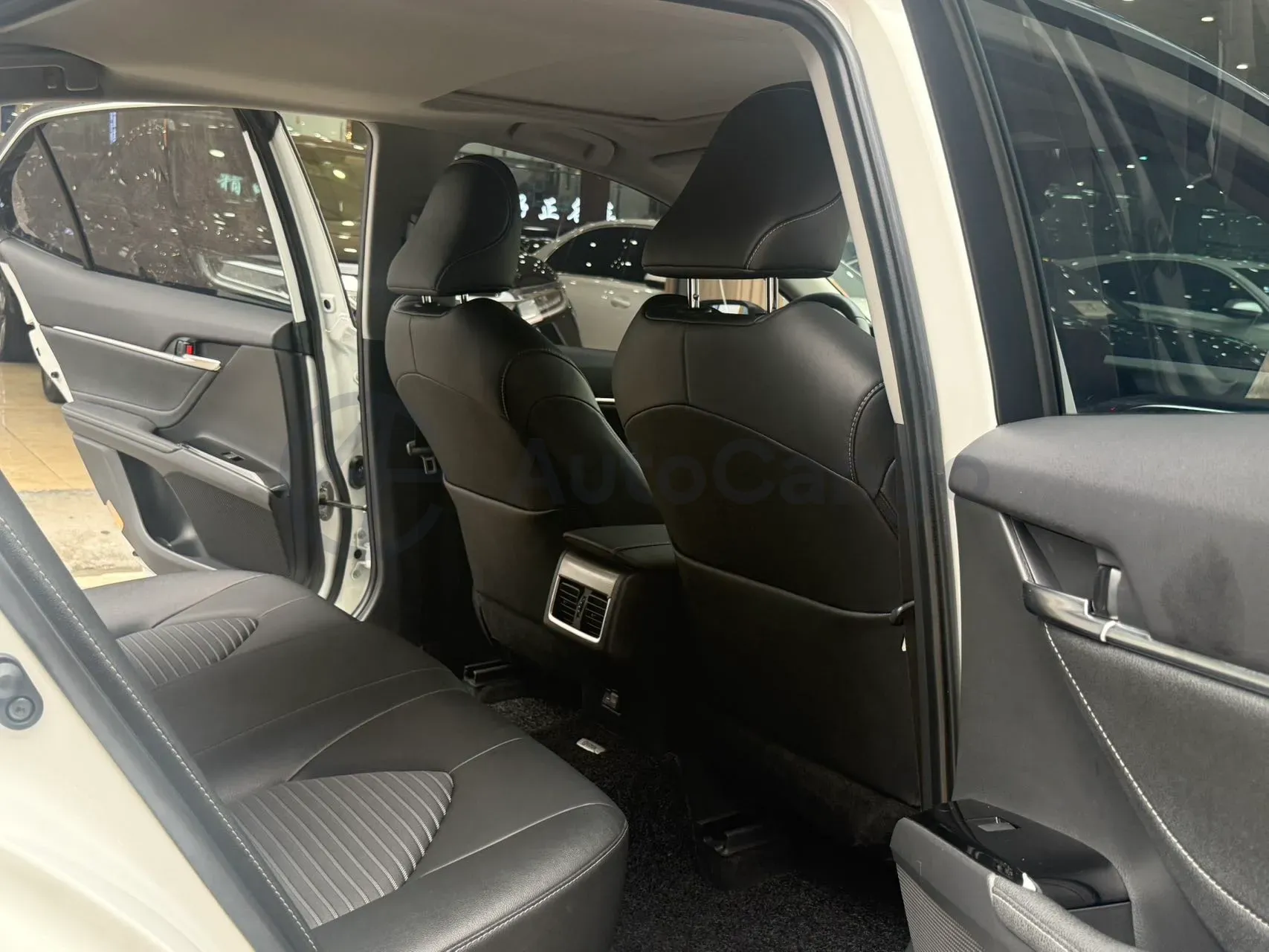 2023 Toyota Camry 2.5L 207HP L4 8AT,autocango,china used car exporter,china ev exporter,chinese used car exporter,chinese used ev exporter