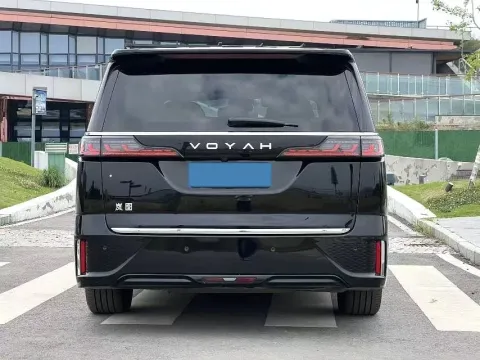 2025 Voyah Dream 1.5T 150HP L4 1DHT PHEV 41.7KWH,autocango,china used car exporter,china ev exporter,chinese used car exporter,chinese used ev exporter