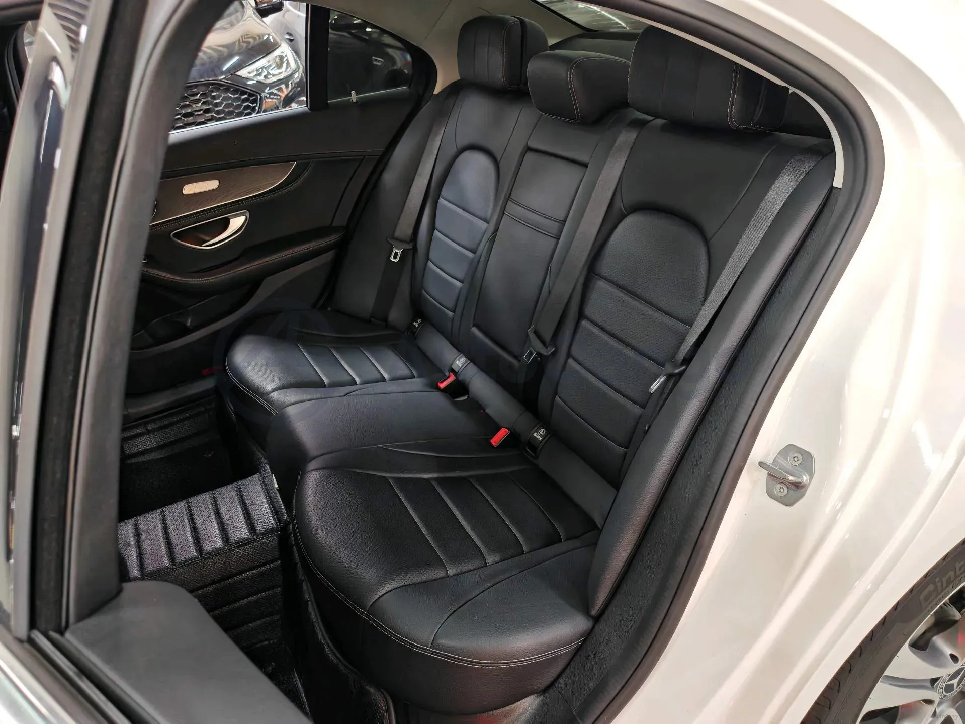 2019 Mercedes-Benz C Class 1.5T 184HP L4 9AT,autocango,china used car exporter,china ev exporter,chinese used car exporter,chinese used ev exporter