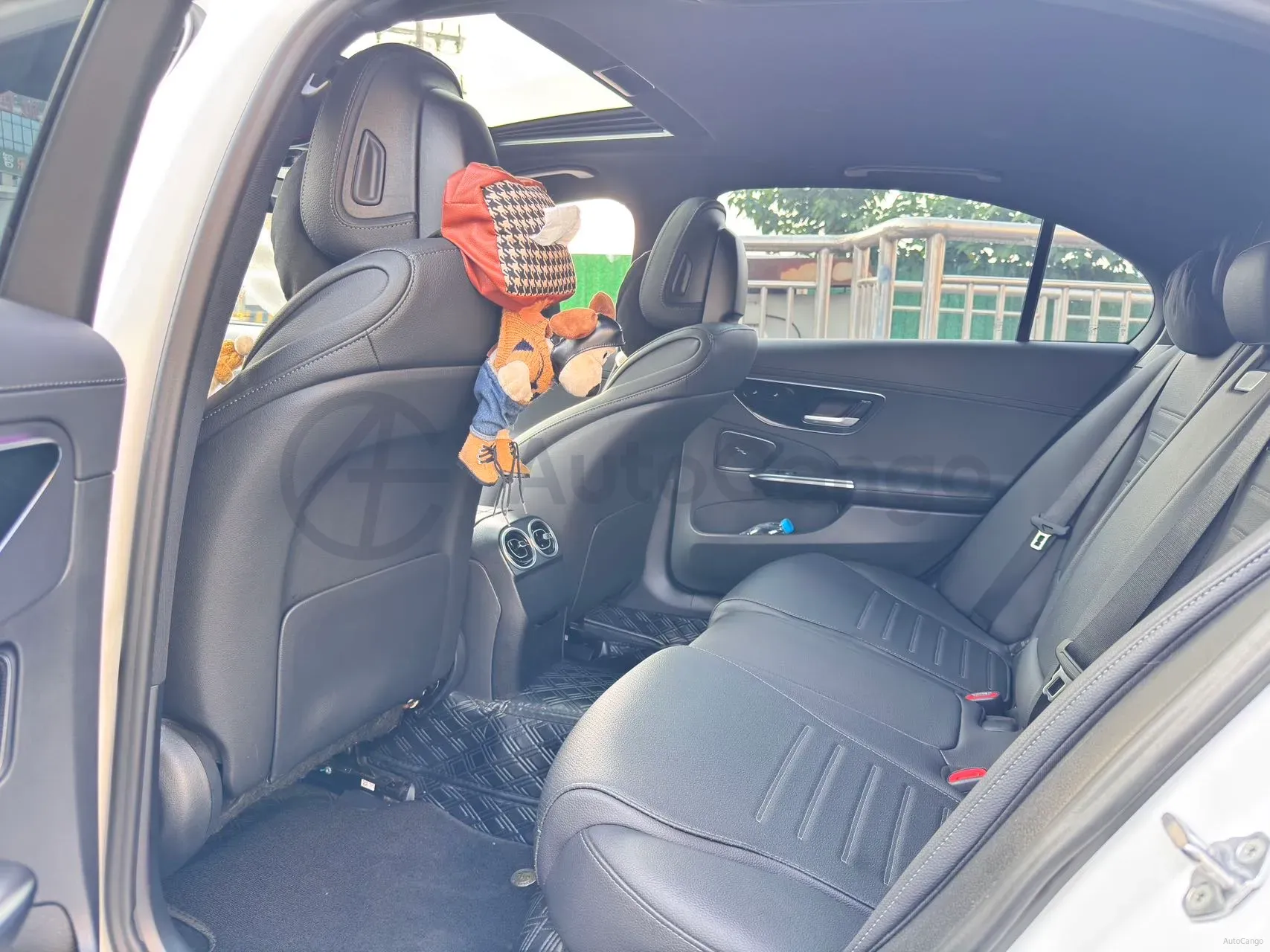 2023 Mercedes-Benz C Class 1.5T 170HP L4 9AT,autocango,china used car exporter,china ev exporter,chinese used car exporter,chinese used ev exporter