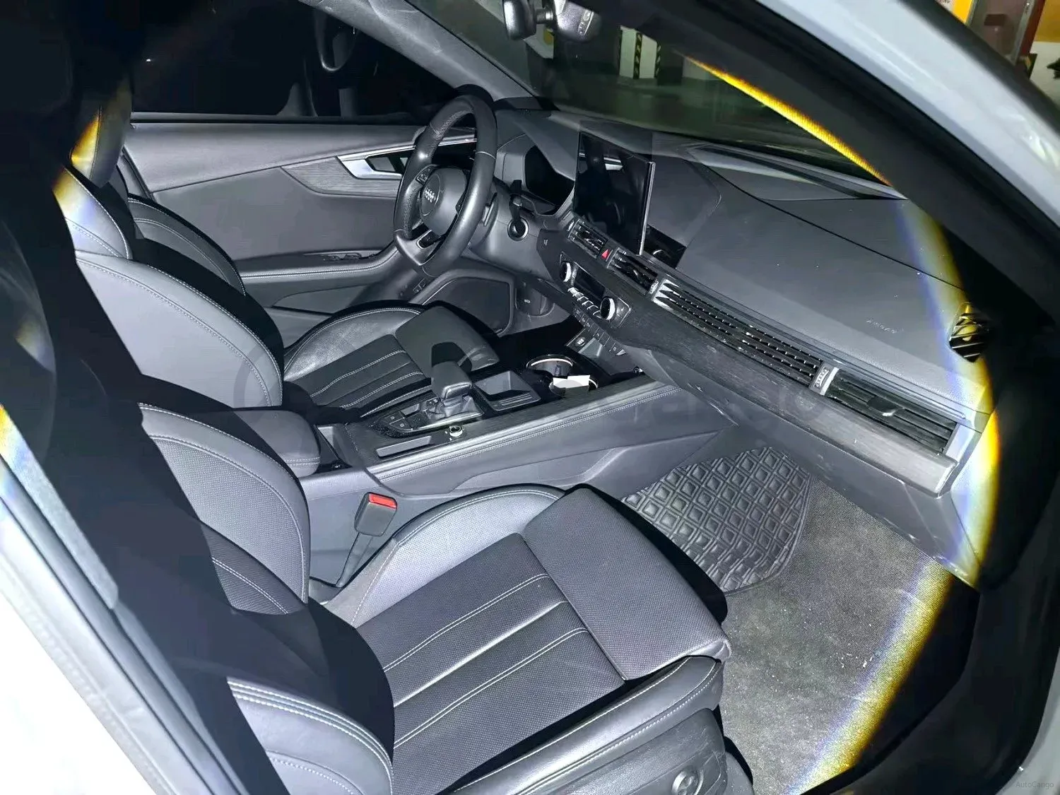 2023 Audi A4L 2.0T 190HP L4 7DCT,autocango,china used car exporter,china ev exporter,chinese used car exporter,chinese used ev exporter