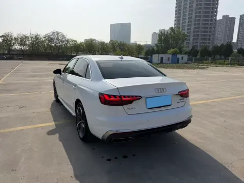 2022 Audi A4L 2.0T 150HP L4 7DCT