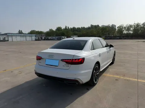 2022 Audi A4L 2.0T 150HP L4 7DCT