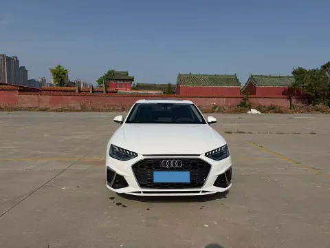 2022 Audi A4L 2.0T 150HP L4 7DCT