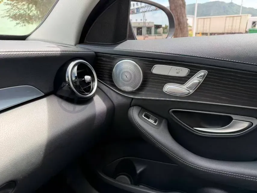 2021 Mercedes-Benz C Class 1.5T 184HP L4 9AT,autocango,china used car exporter,china ev exporter,chinese used car exporter,chinese used ev exporter