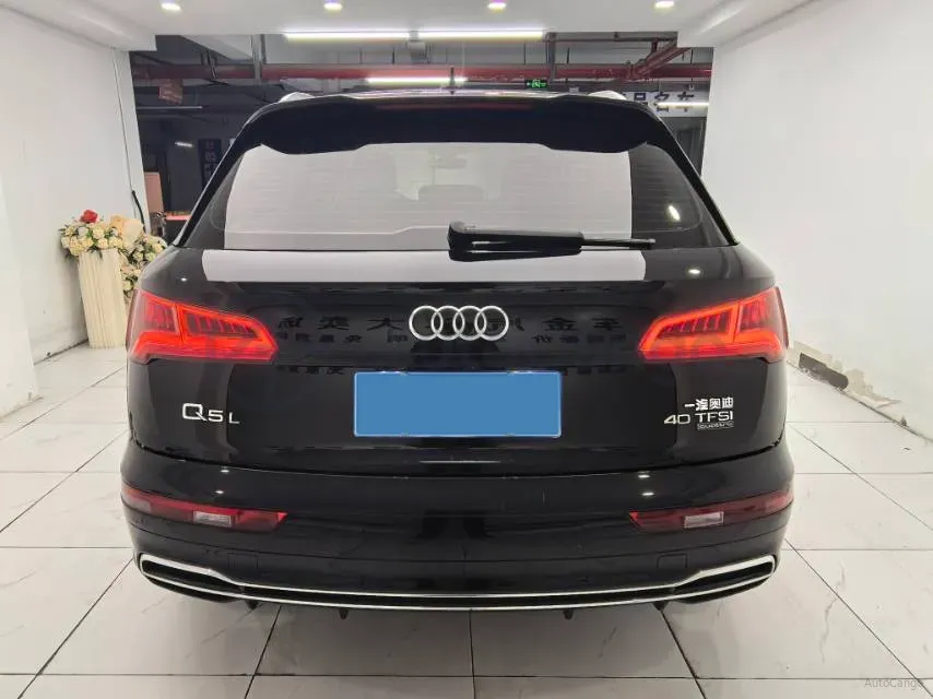 2020 Audi Q5L 2.0T 190HP L4 7DCT,autocango,china used car exporter,china ev exporter,chinese used car exporter,chinese used ev exporter