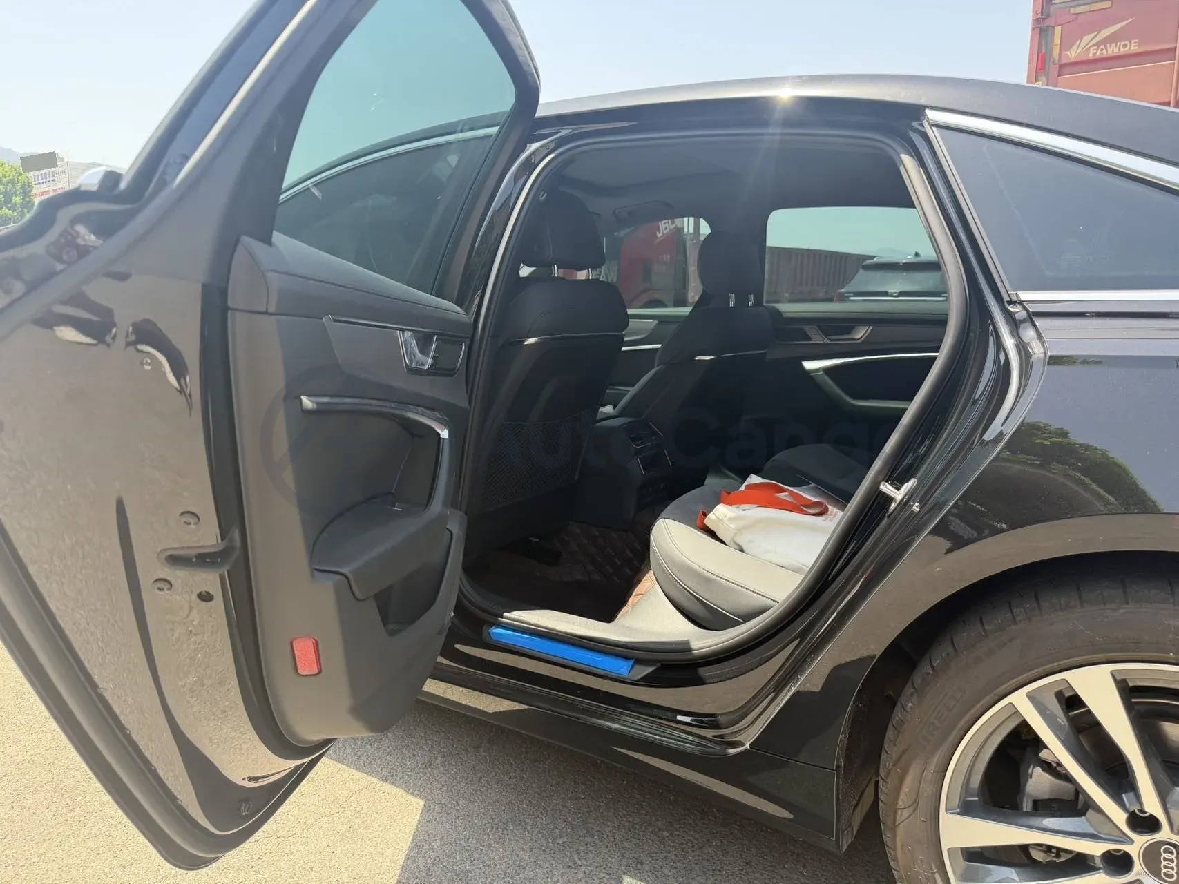 2023 Audi A6L 2.0T 190HP L4 7DCT,autocango,china used car exporter,china ev exporter,chinese used car exporter,chinese used ev exporter