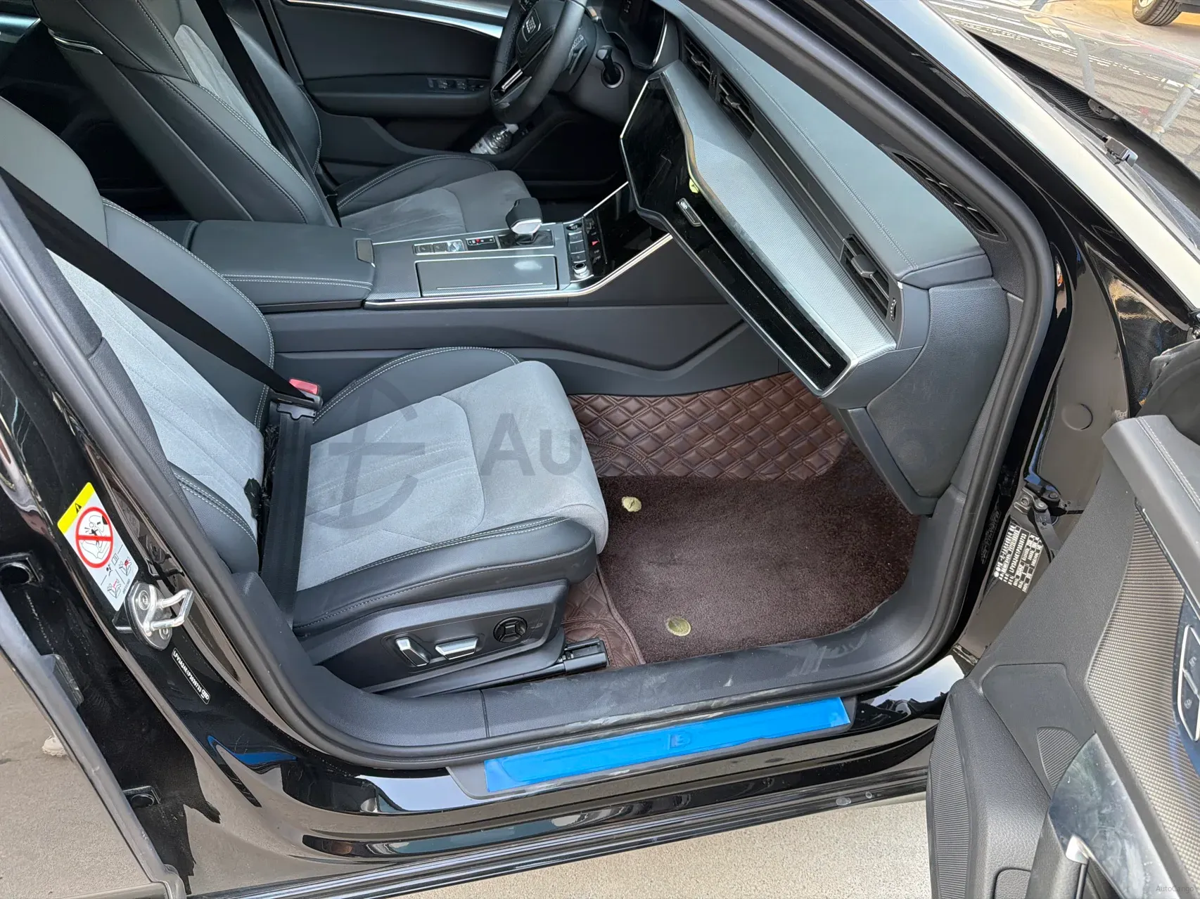 2023 Audi A6L 2.0T 190HP L4 7DCT,autocango,china used car exporter,china ev exporter,chinese used car exporter,chinese used ev exporter
