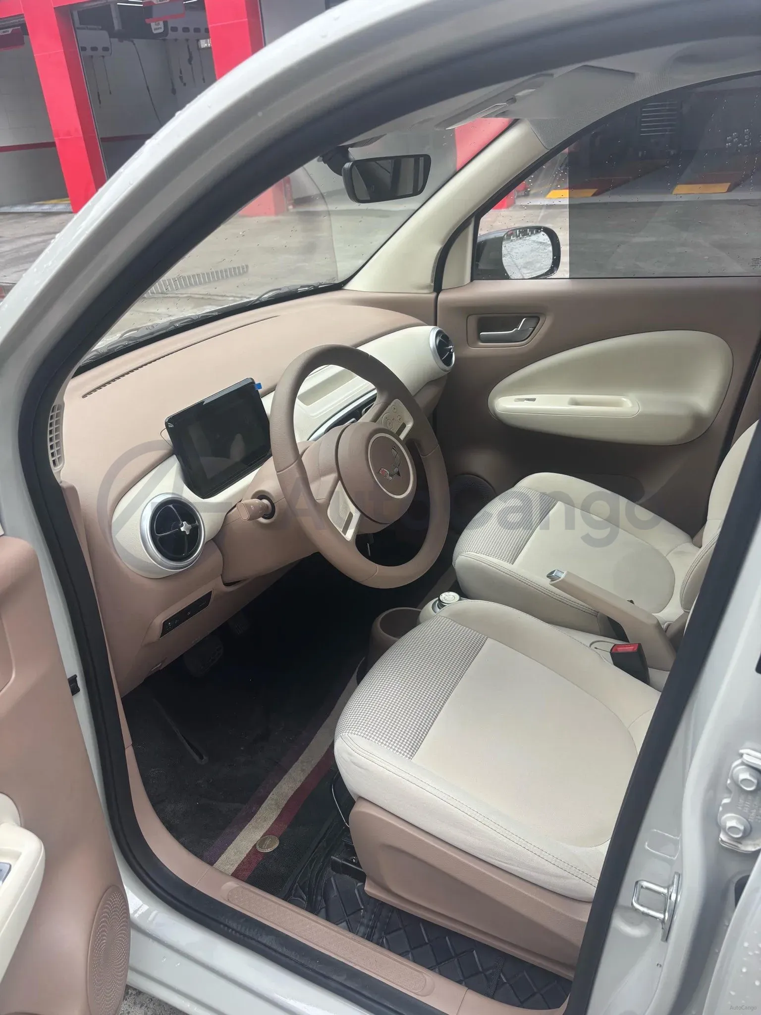 2025 WuLing HongGuang MINI EV BEV 16.2KWH,autocango,china used car exporter,china ev exporter,chinese used car exporter,chinese used ev exporter