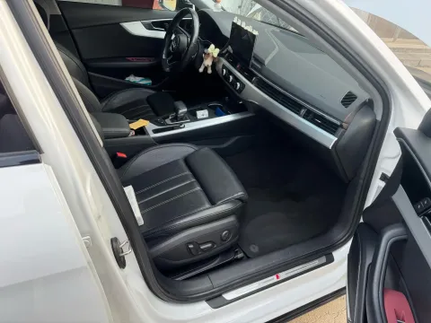 2022 Audi A4L 2.0T 190HP L4 7DCT