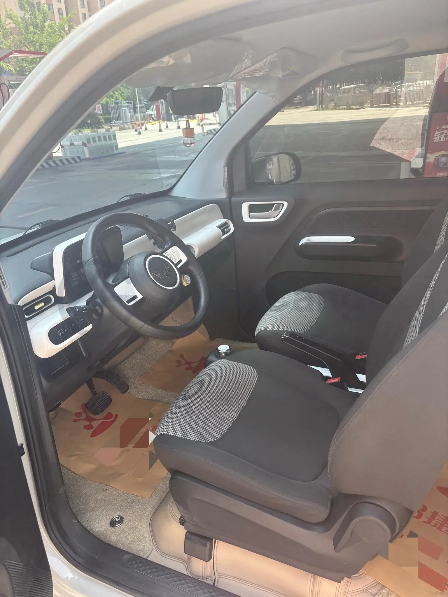 2024 WuLing HongGuang MINI EV BEV 17.3KWH,autocango,china used car exporter,china ev exporter,chinese used car exporter,chinese used ev exporter