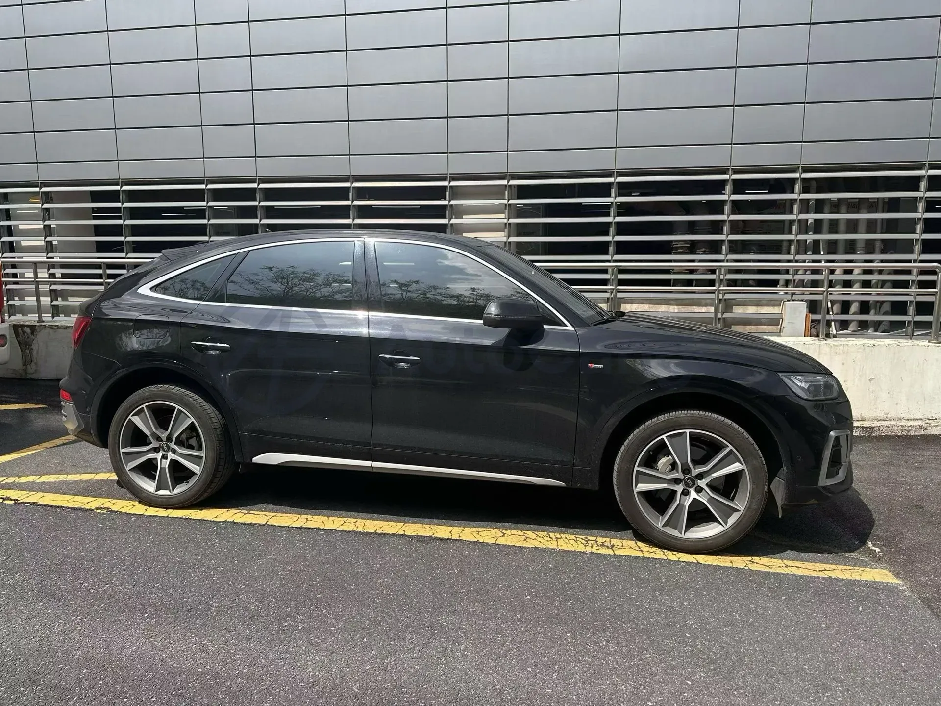 2021 Audi Q5L Sportback 2.0T 190HP L4 7DCT,autocango,china used car exporter,china ev exporter,chinese used car exporter,chinese used ev exporter