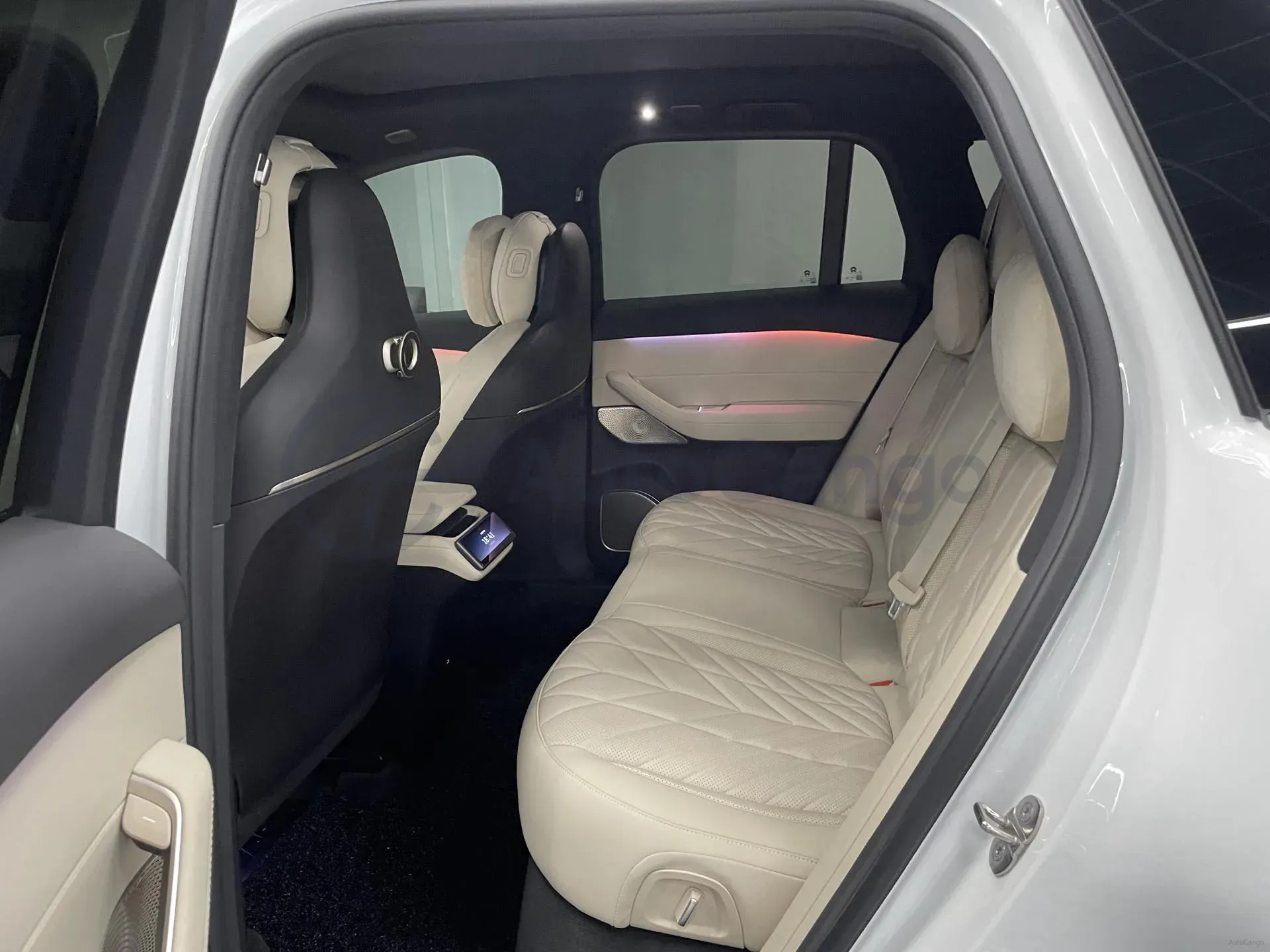 2025 NIO ES6 BEV,autocango,china used car exporter,china ev exporter,chinese used car exporter,chinese used ev exporter
