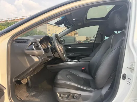 2021 Toyota Camry 2.5L 209HP L4 8AT